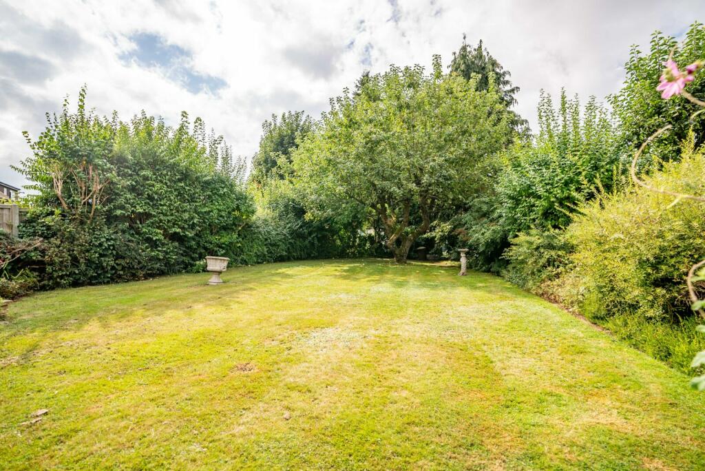 Additional property image - Foxcroft, St. Albans, Hertfordshire, AL1