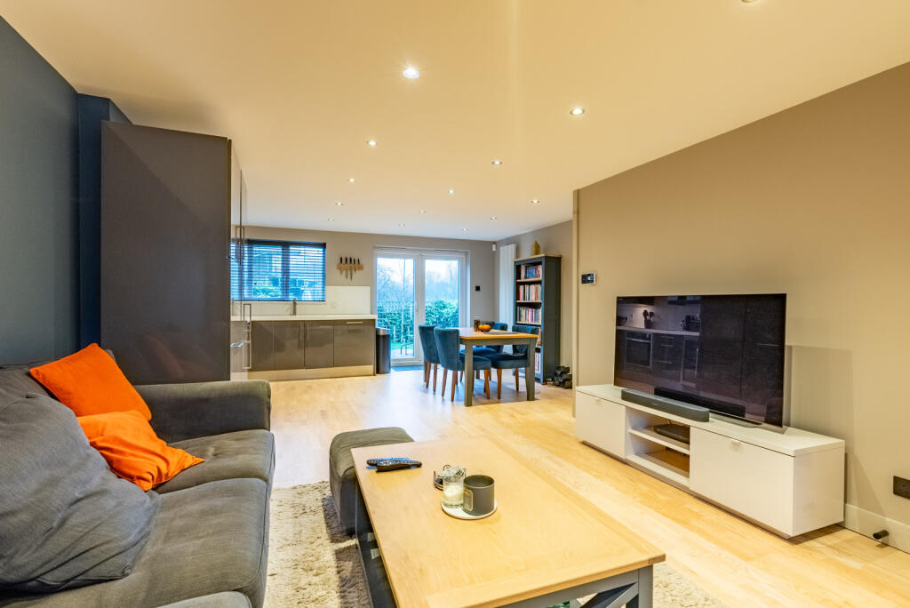 Additional property image - Orient Close, St. Albans, Hertfordshire, AL1