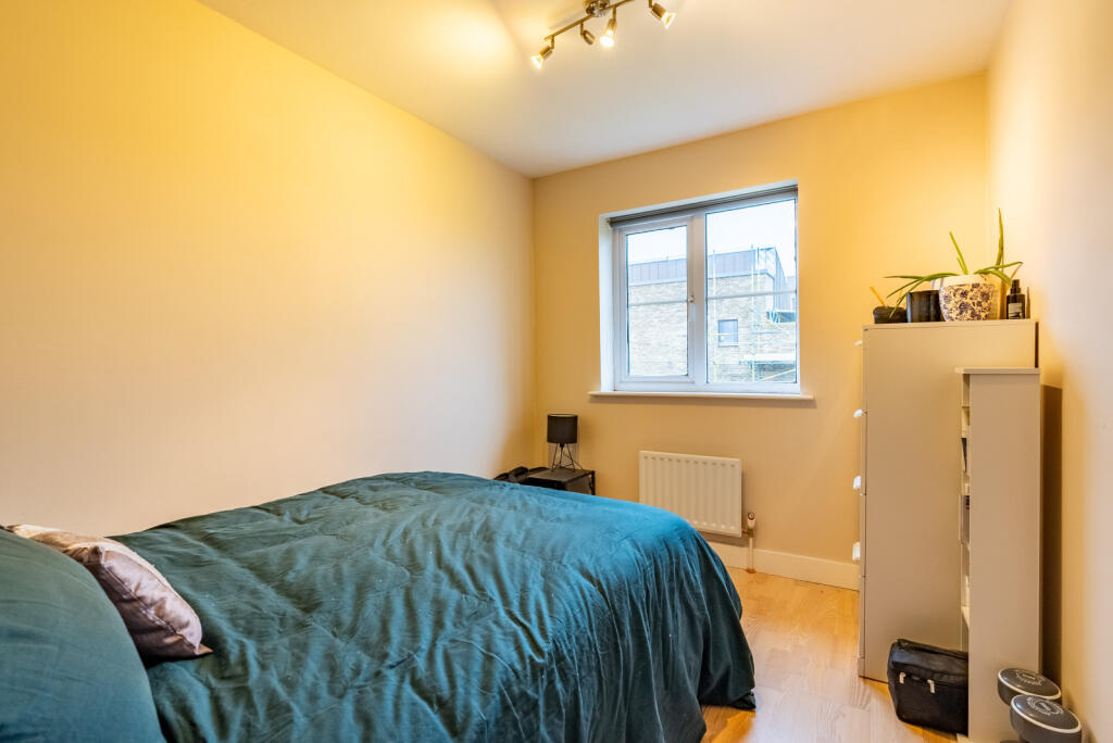 Additional property image - Orient Close, St. Albans, Hertfordshire, AL1