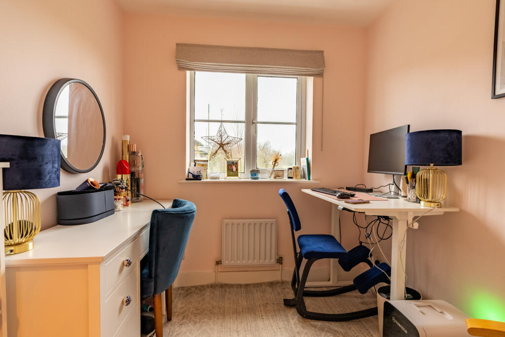 Additional property image - Orient Close, St. Albans, Hertfordshire, AL1