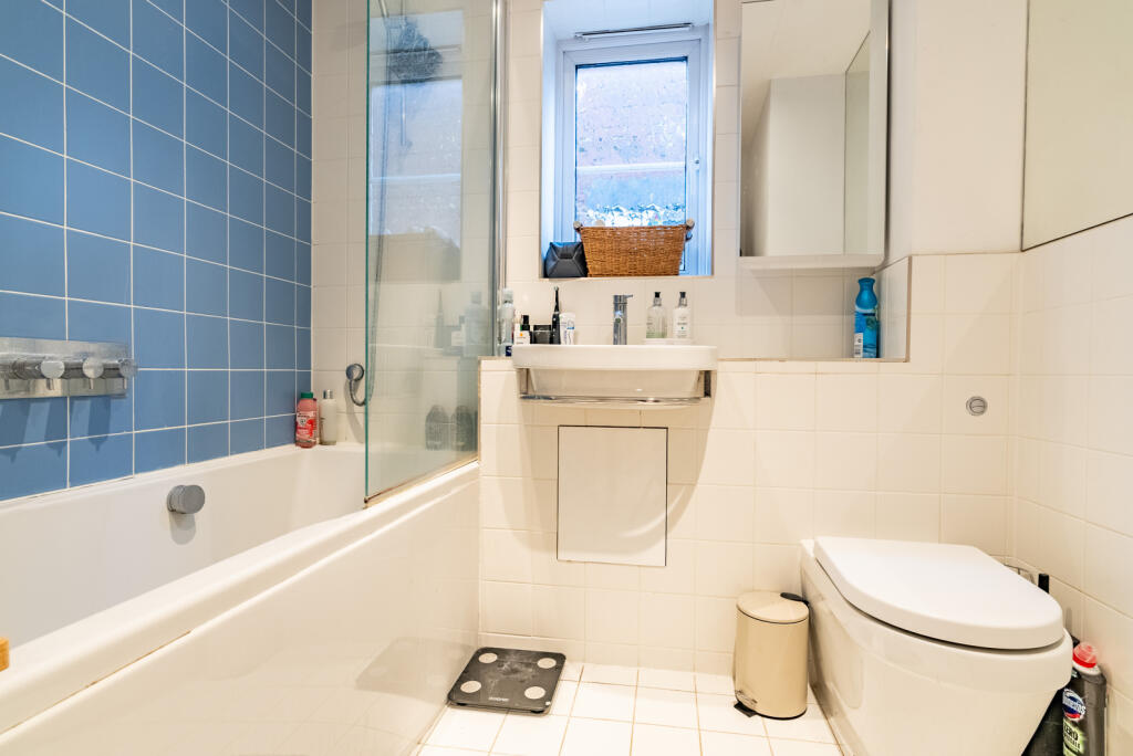Additional property image - Orient Close, St. Albans, Hertfordshire, AL1