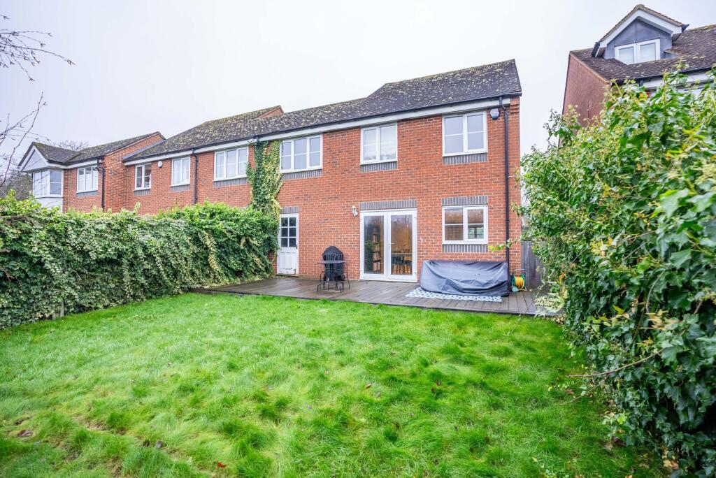Additional property image - Orient Close, St. Albans, Hertfordshire, AL1