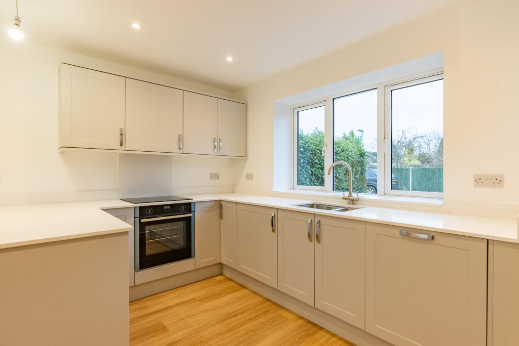 Additional property image - Fontmell Close, St. Albans, Hertfordshire, AL3