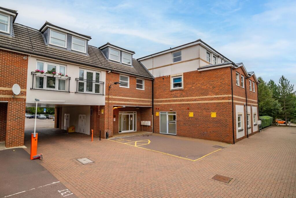 Main image of property: Russet Drive, St. Albans, Hertfordshire, AL4