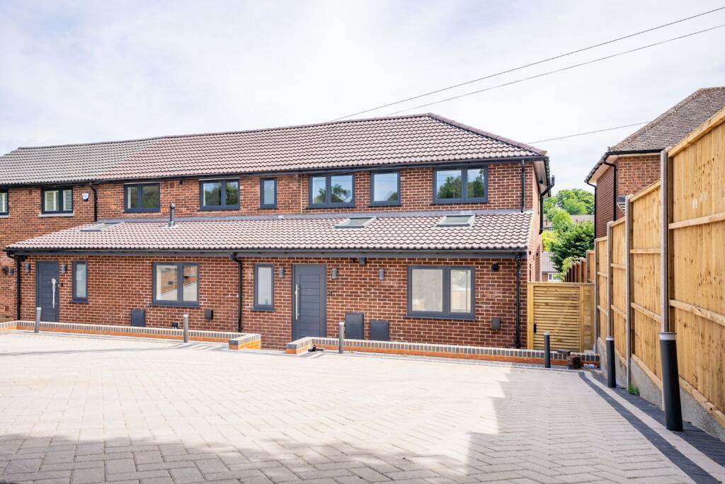Main image of property: Batchwood Drive, St Albans, AL3