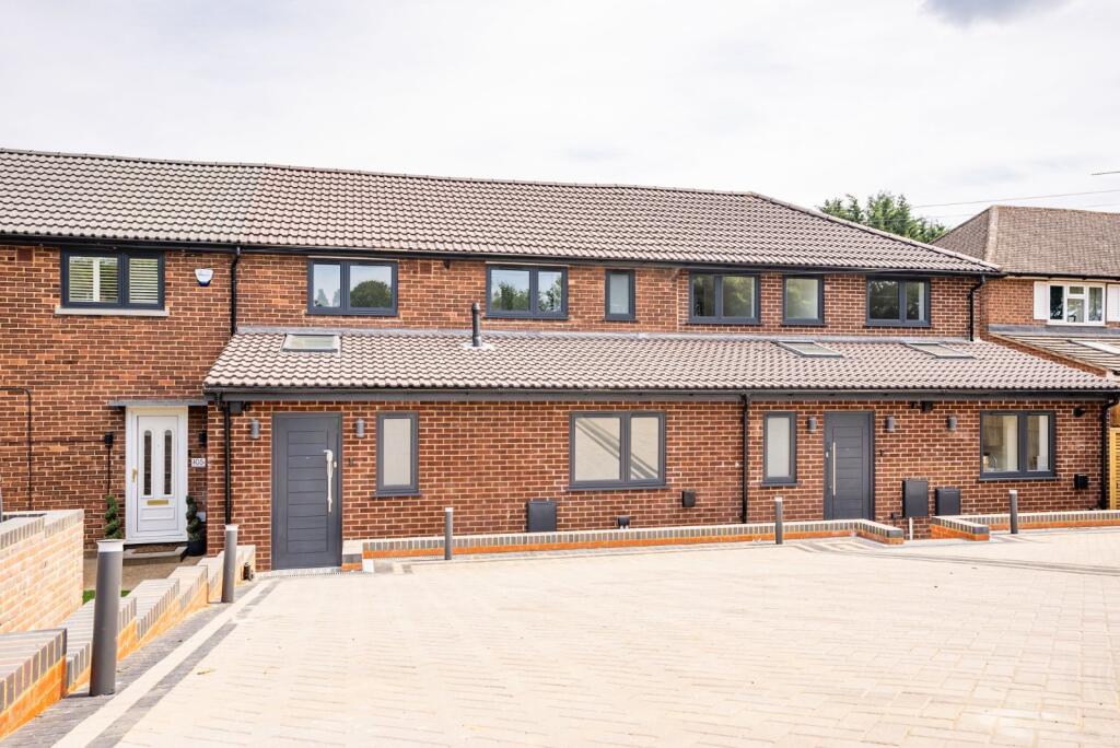 Main image of property: Batchwood Drive, St. Albans, Hertfordshire, AL3