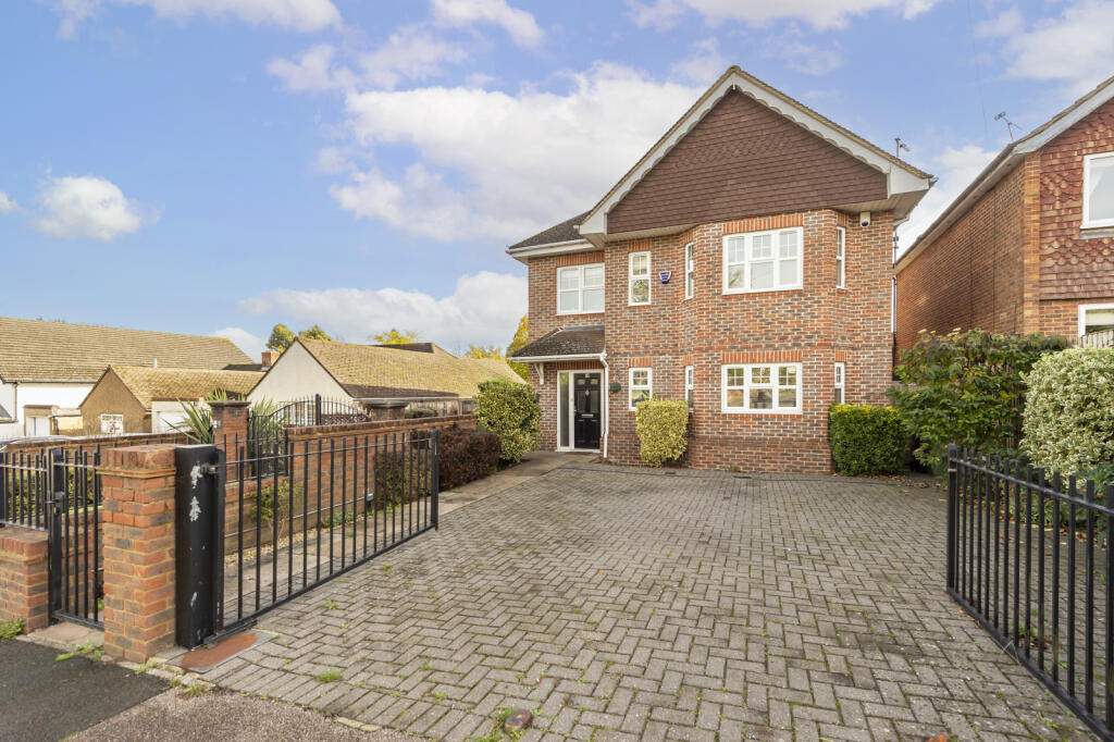 Main image of property: Penn Road, Park Street, St. Albans, Hertfordshire, AL2