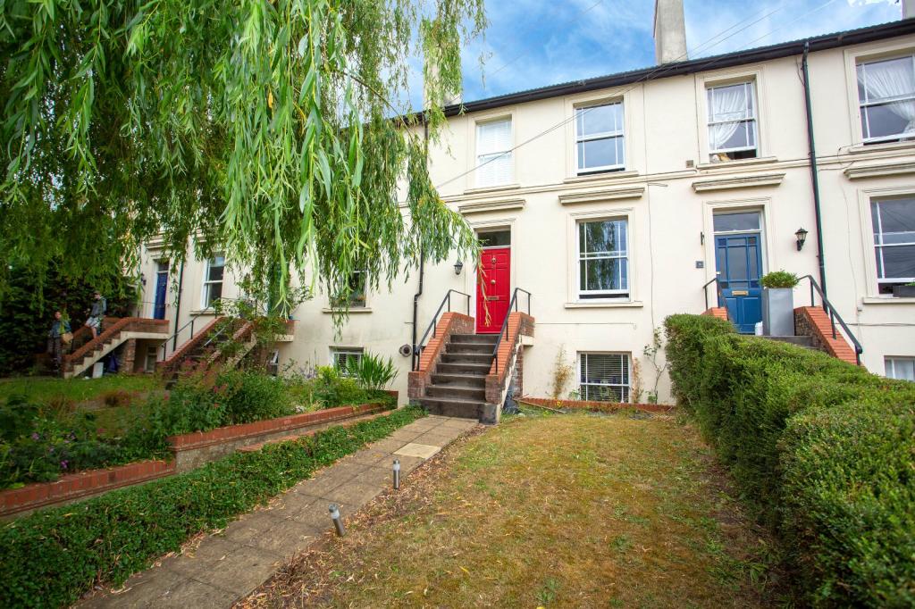 4 bedroom terraced house for sale in Prospect Road, St. Albans