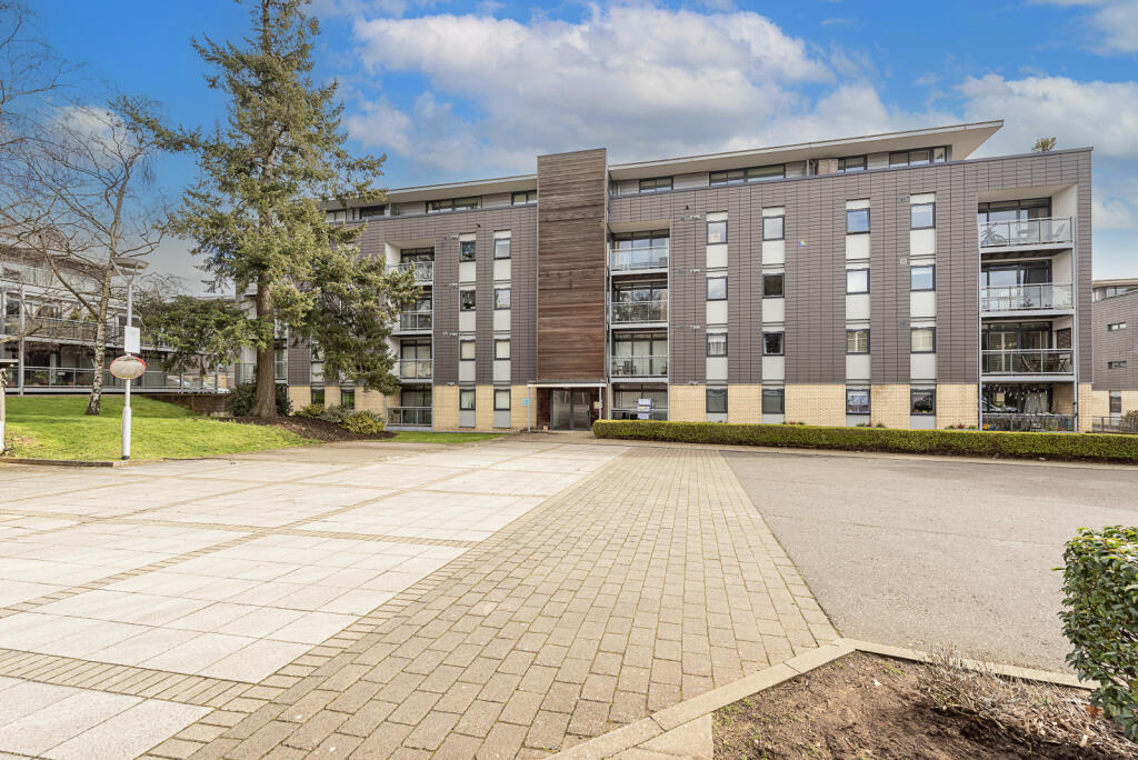1 bedroom penthouse for sale in Newsom Place, Hatfield Road, St. Albans, Hertfordshire, AL1