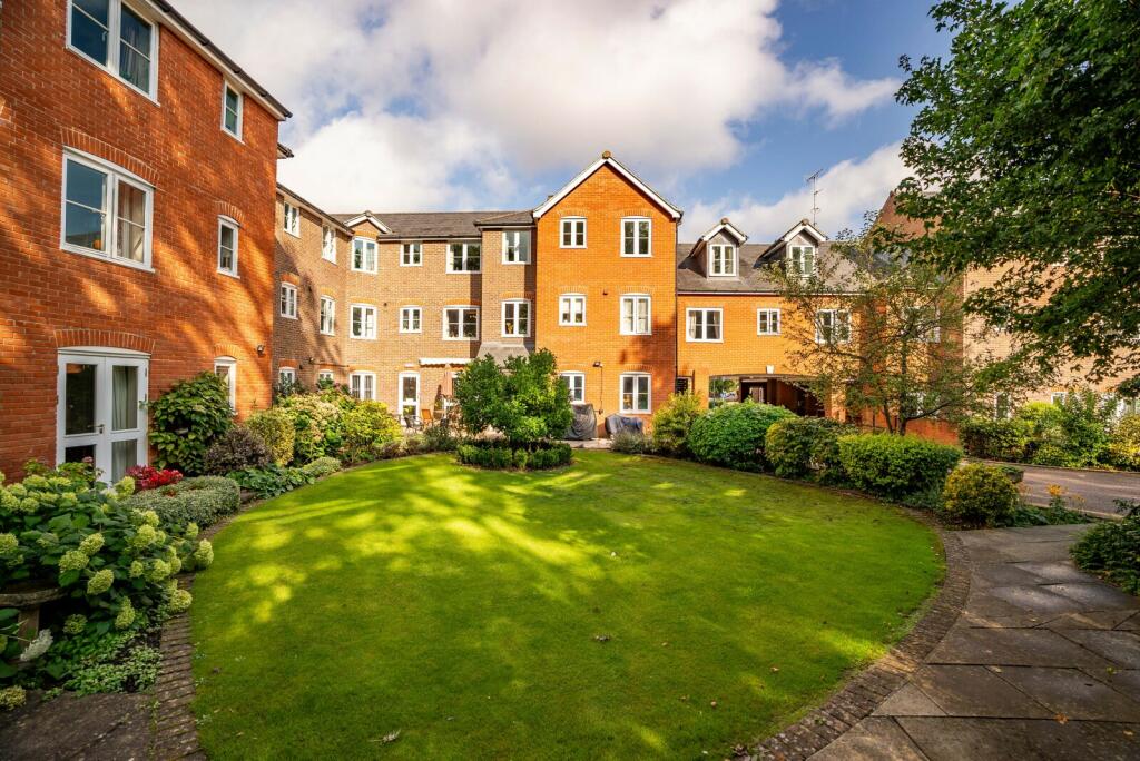 1 bedroom apartment for sale in Southdown Road, Harpenden