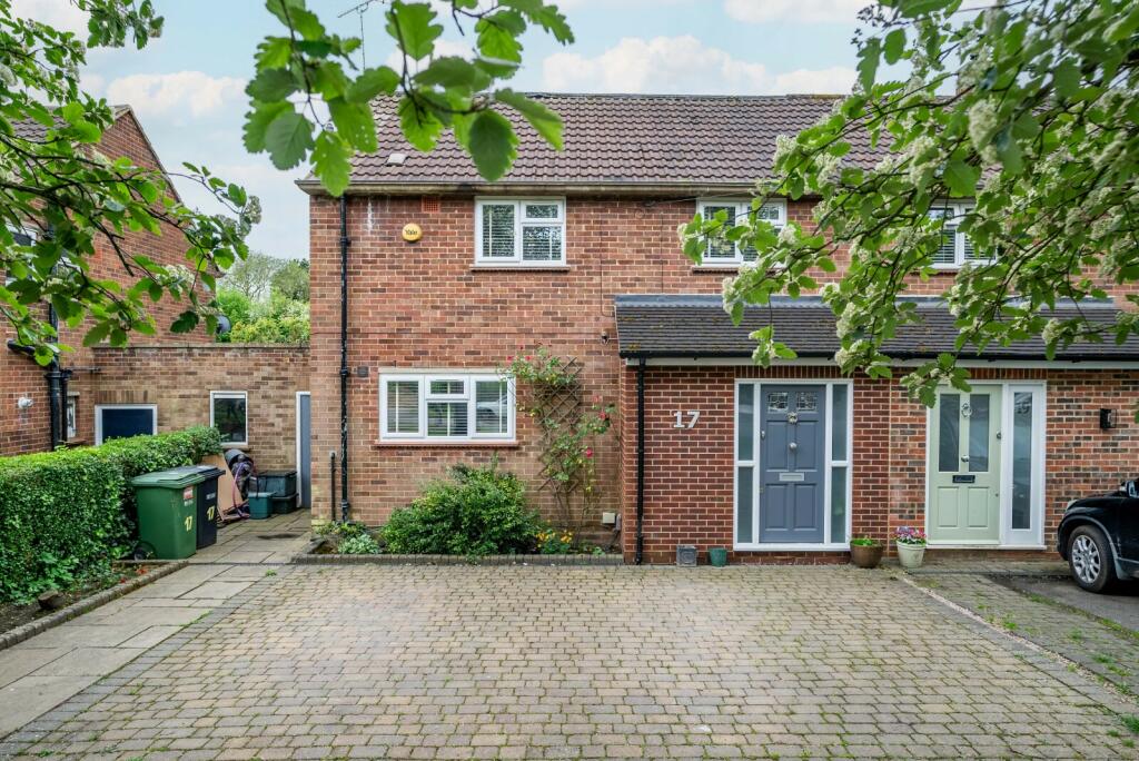 4 bedroom semidetached house for sale in Snatchup, Redbourn, St