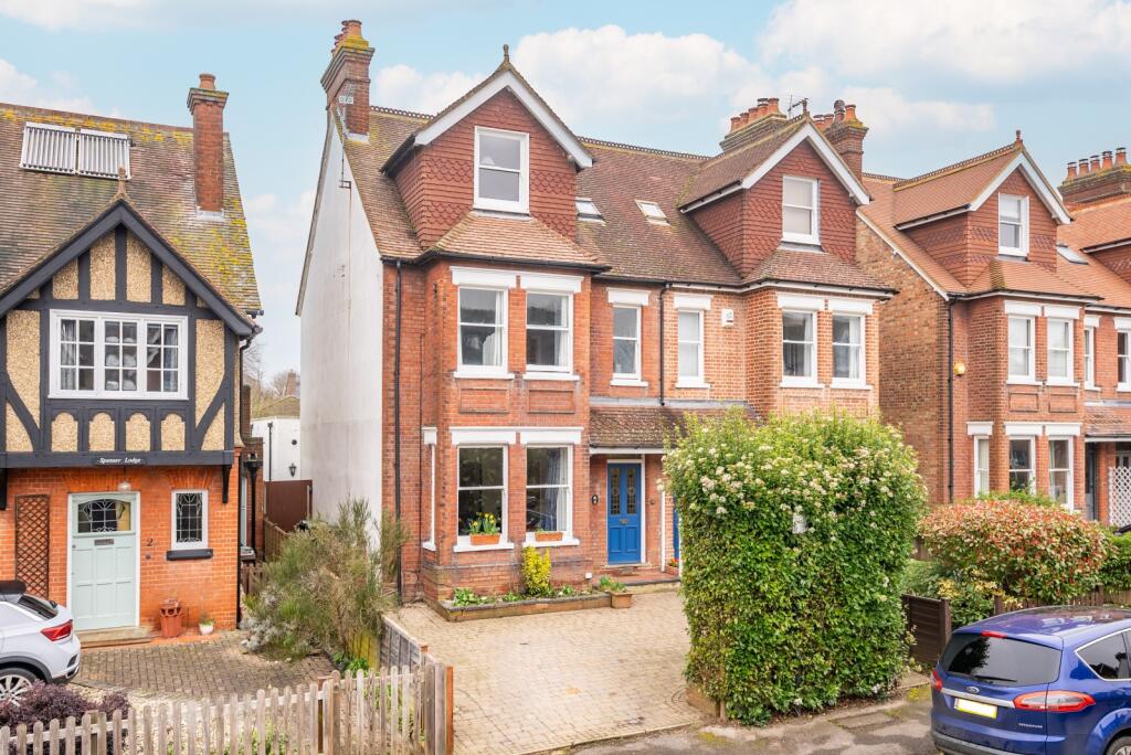 5 bedroom semidetached house for sale in Spenser Road, Harpenden