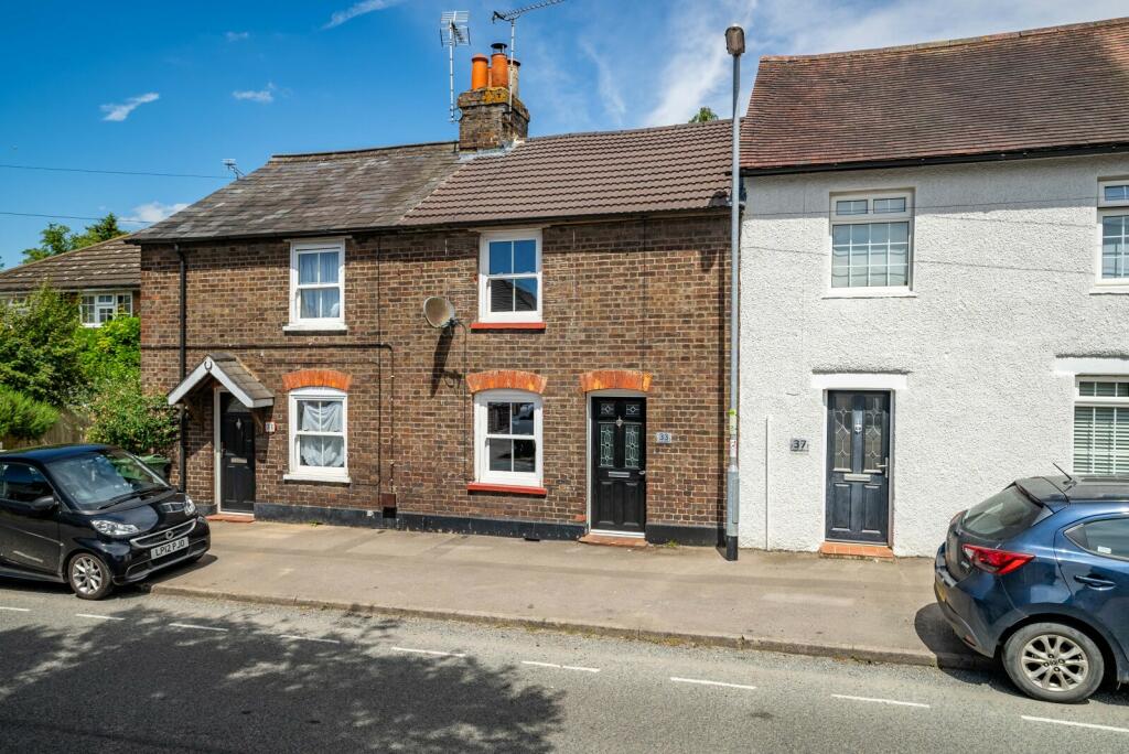 2 bedroom terraced house for sale in Front Street, Slip End, Luton, Bedfordshire, LU1