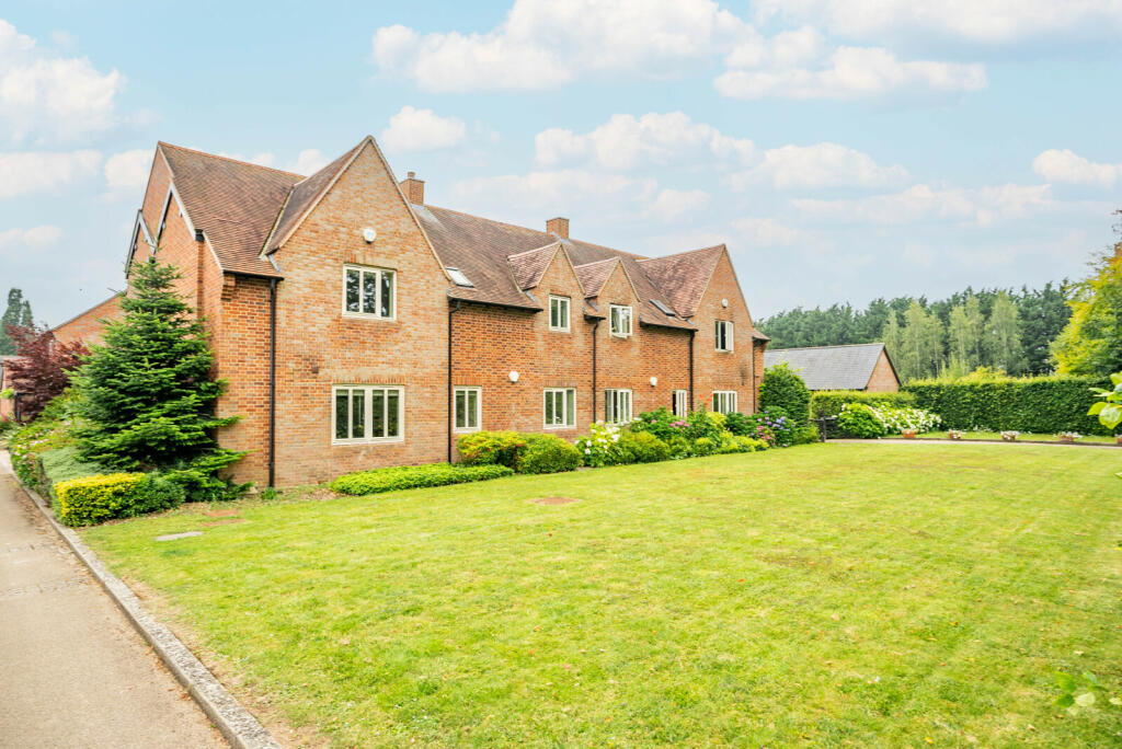 Main image of property: Geescroft Walk, Harpenden, Hertfordshire, AL5