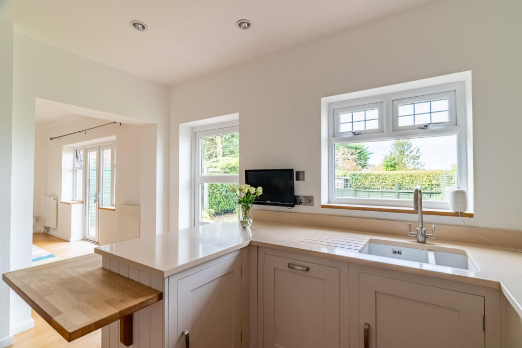 Additional property image - Manland Avenue, Harpenden, Hertfordshire, AL5