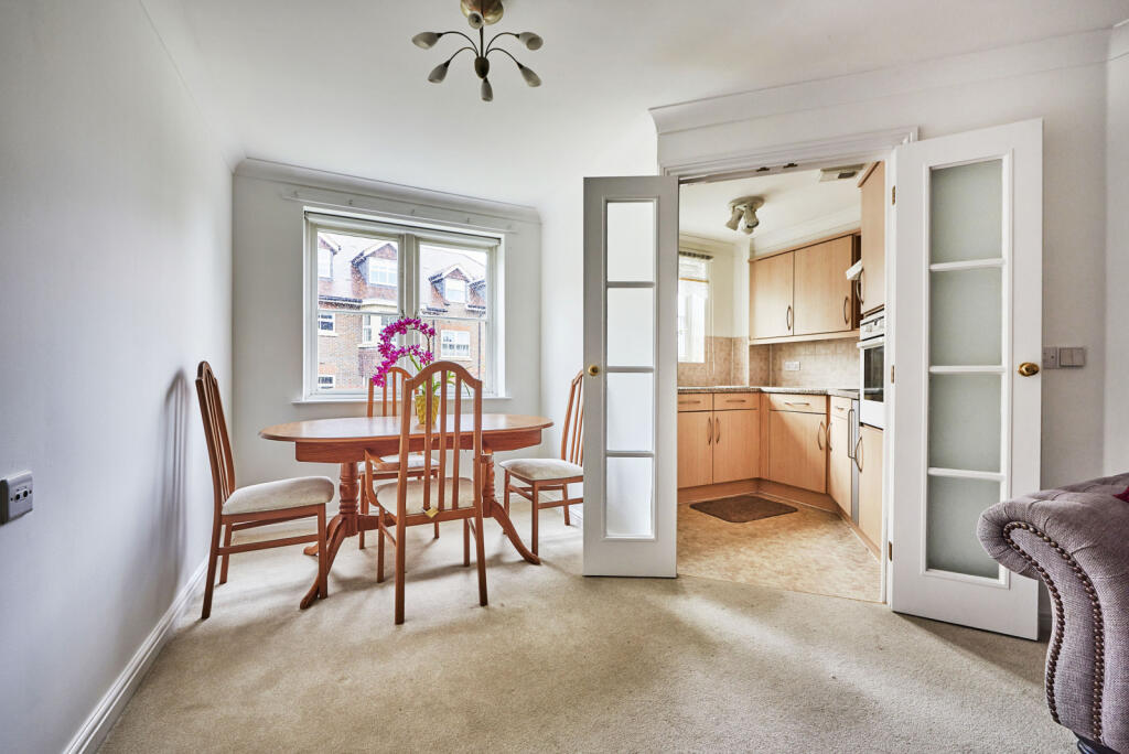 Additional property image - Southdown Road, Harpenden, Hertfordshire, AL5