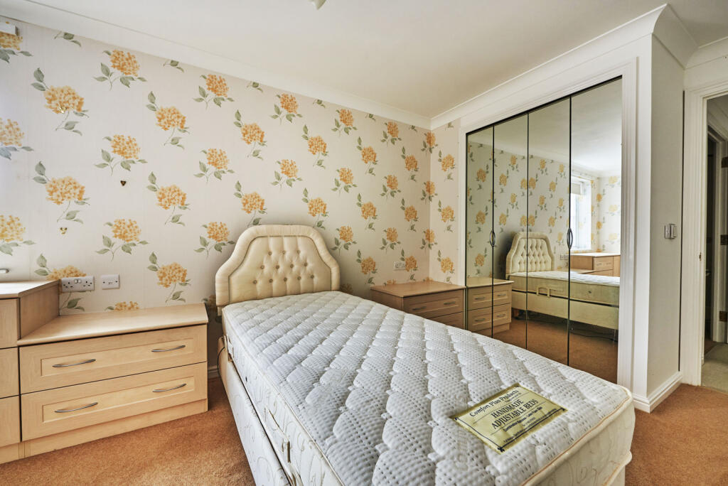 Additional property image - Southdown Road, Harpenden, Hertfordshire, AL5