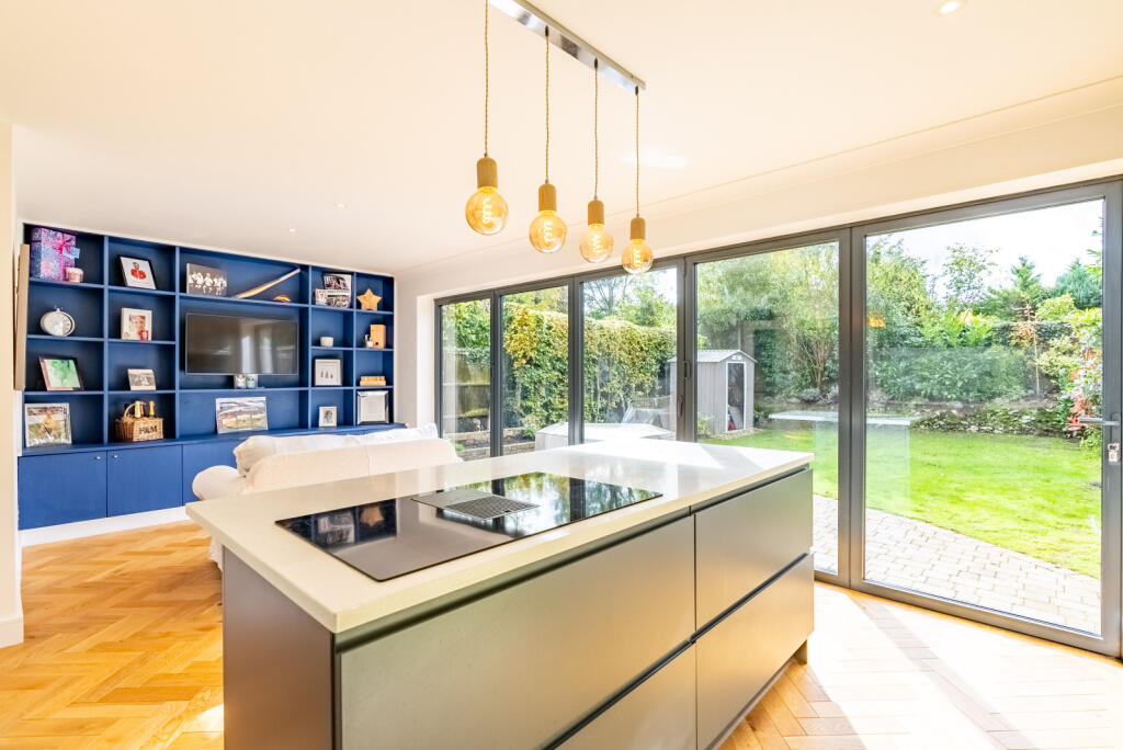 Additional property image - Moreton Avenue, Harpenden, Hertfordshire, AL5