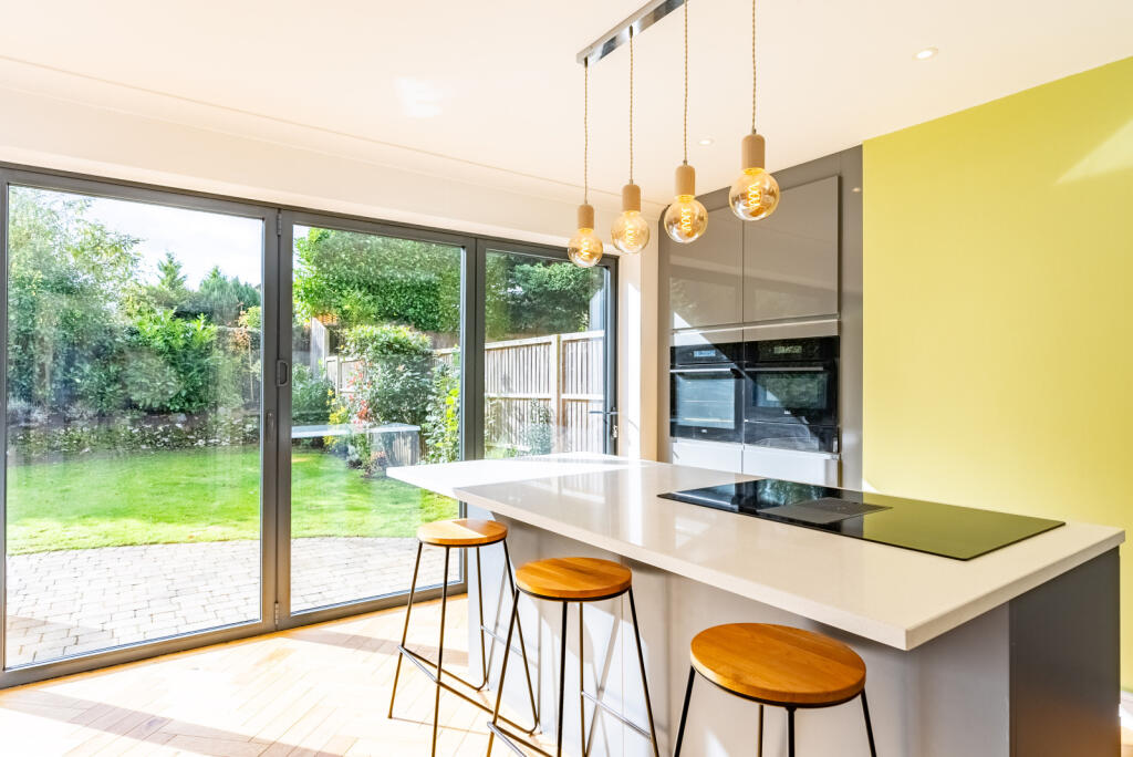 Additional property image - Moreton Avenue, Harpenden, Hertfordshire, AL5