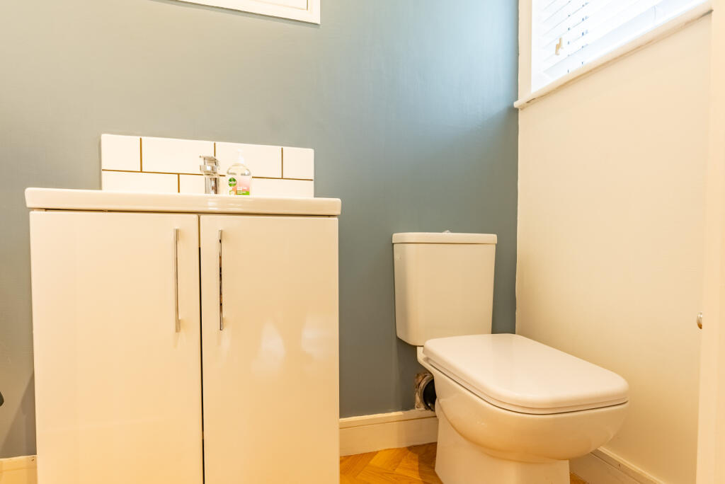 Additional property image - Moreton Avenue, Harpenden, Hertfordshire, AL5