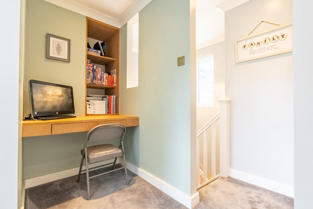 Additional property image - Moreton Avenue, Harpenden, Hertfordshire, AL5