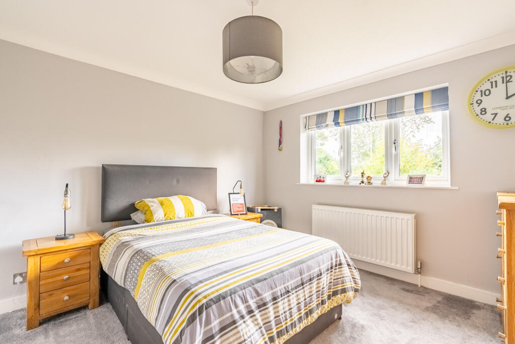 Additional property image - Moreton Avenue, Harpenden, Hertfordshire, AL5