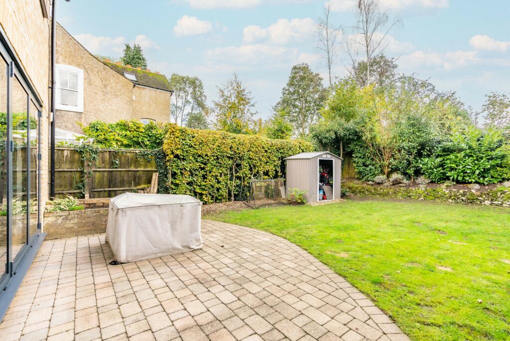 Additional property image - Moreton Avenue, Harpenden, Hertfordshire, AL5