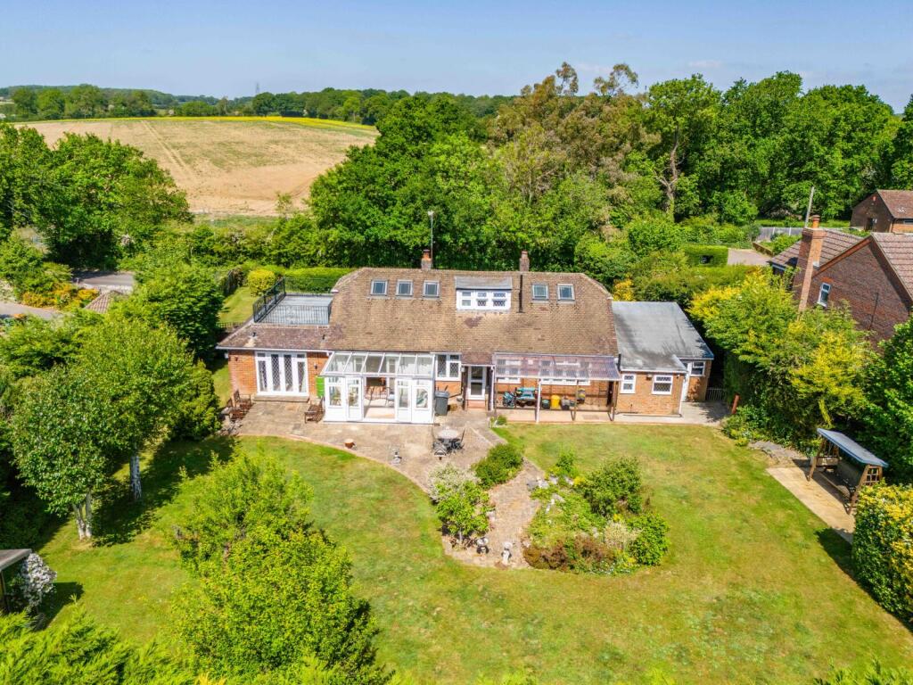 Main image of property: Dunstable Road, Caddington, Luton, Bedfordshire, LU1