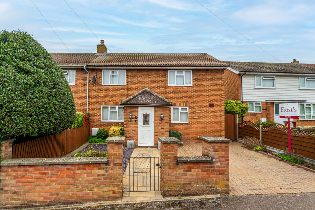 Main image of property: Parsons Close, Flamstead, St. Albans, Hertfordshire, AL3