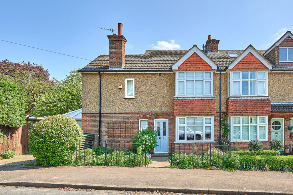Main image of property: Bloomfield Road, Harpenden, Hertfordshire, AL5
