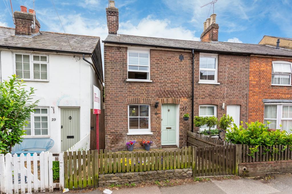 2 bedroom house for sale in Grove Road, Harpenden, Hertfordshire, AL5