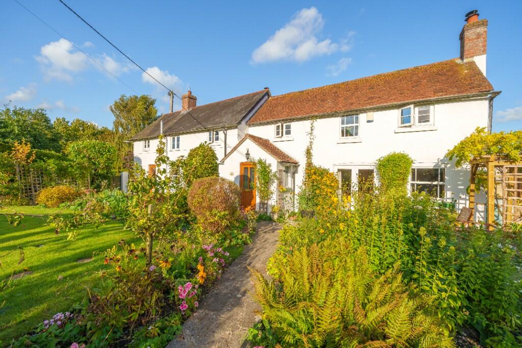 4 bedroom cottage for sale in Church Street, Kintbury, RG17