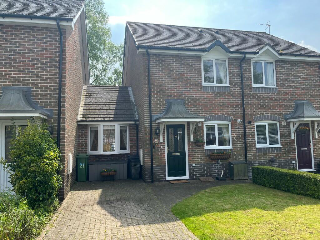 2 bedroom terraced house for sale in Way, Hungerford, RG17