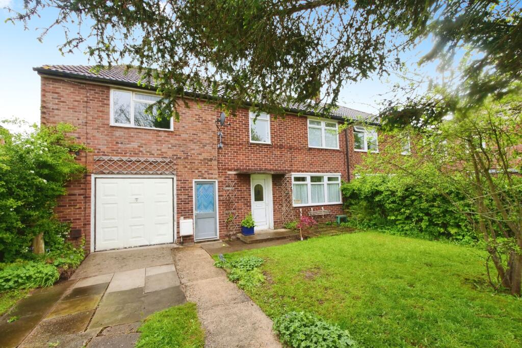 4 bedroom semidetached house for sale in Maple Avenue,