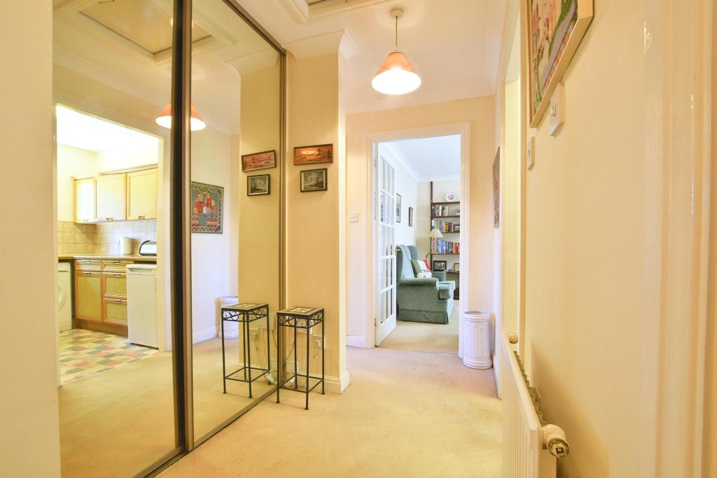 2 bedroom apartment for sale in Woodacres Court, Wilmslow, Cheshire, SK9