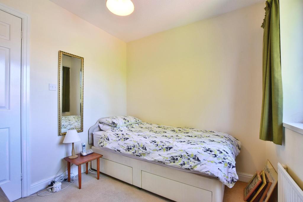 2 bedroom apartment for sale in Woodacres Court, Wilmslow, Cheshire, SK9