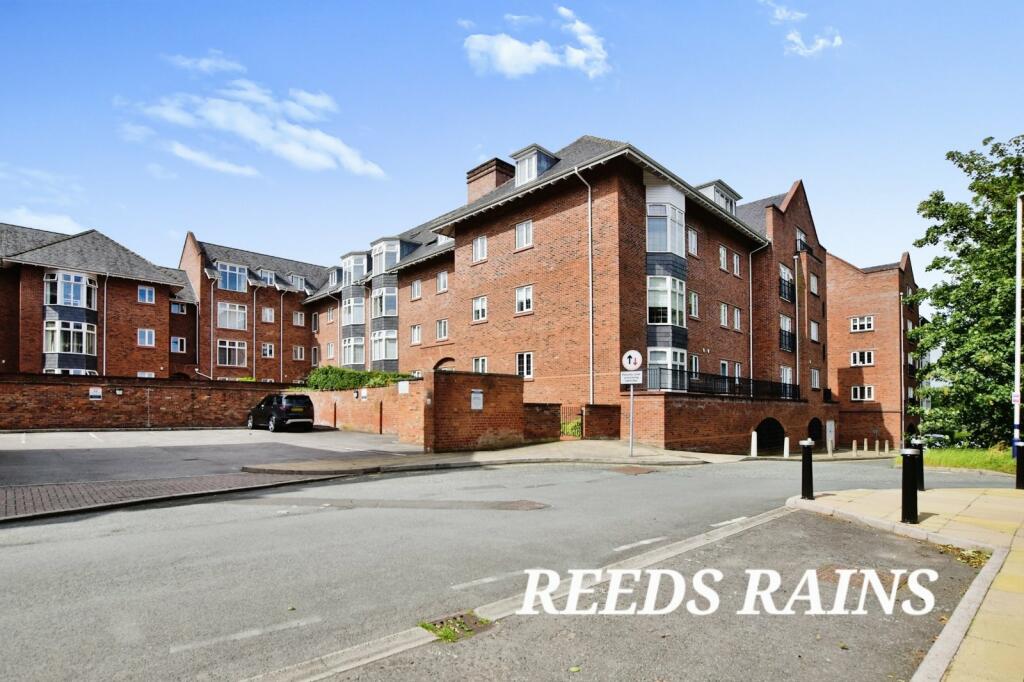 3 bedroom apartment for sale in Station Road, Wilmslow, Cheshire, SK9
