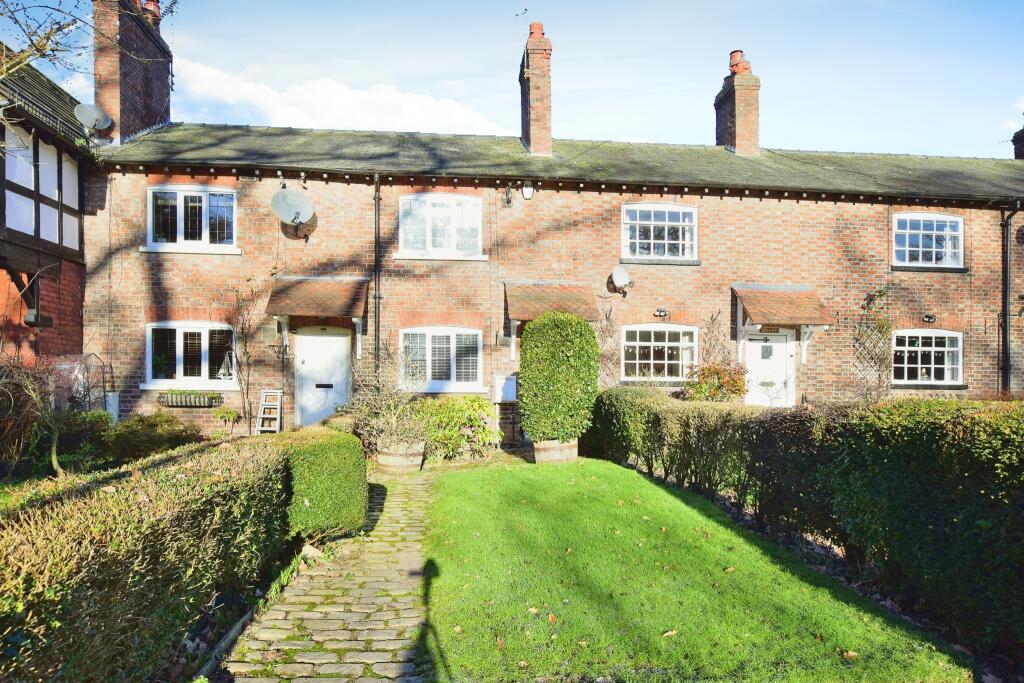 2 bedroom terraced house for sale in Altrincham Road, Styal, Wilmslow