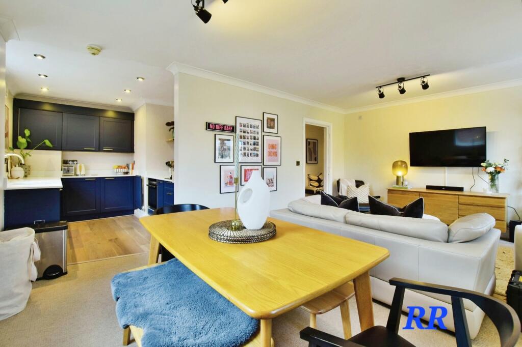 2 bedroom apartment for sale in Swallow Court, Lacey Green, Wilmslow