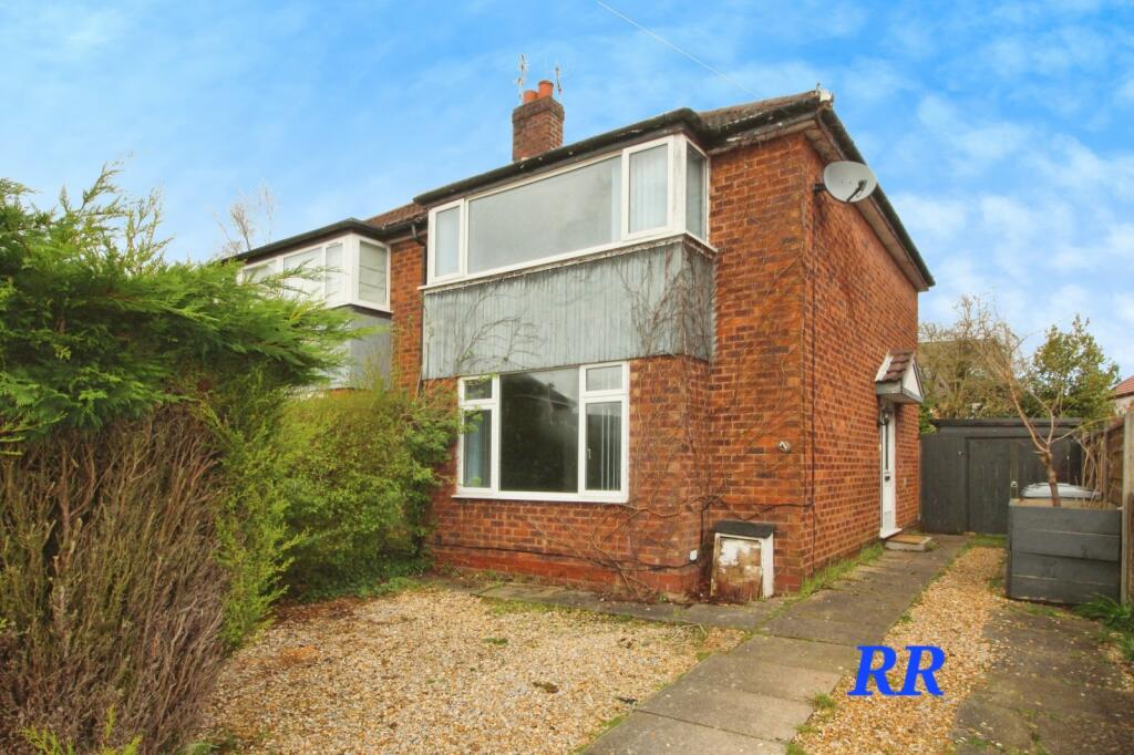 2 bedroom semidetached house for sale in Cumber Drive, Wilmslow