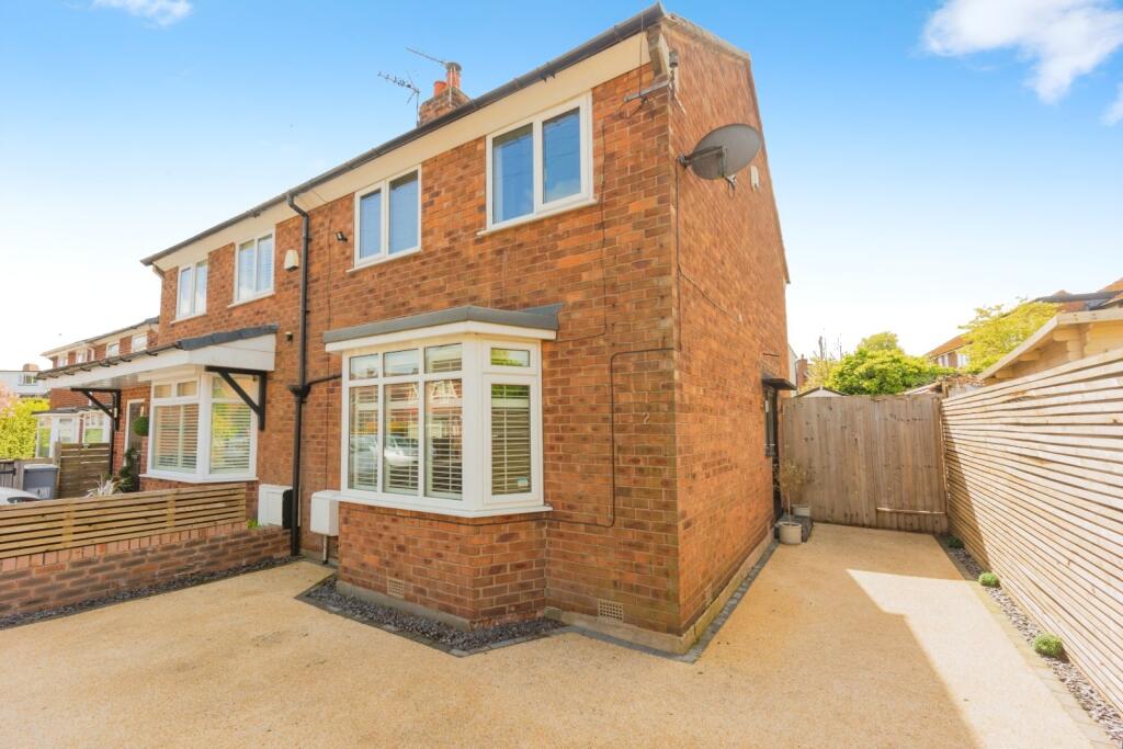 Main image of property: Gail Close, Alderley Edge, Cheshire, SK9