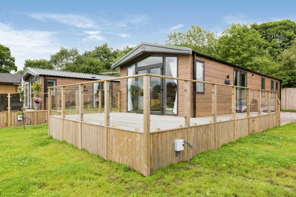 2 bedroom bungalow for sale in Eaton, Congleton, Cheshire, CW12