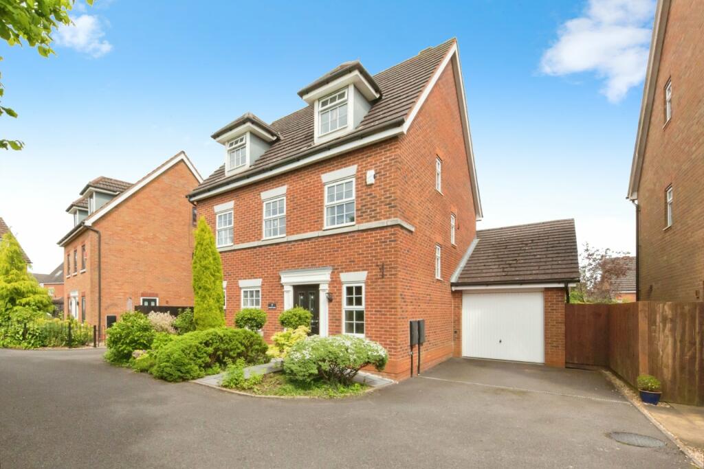 Main image of property: Linnett Grove, Packmoor, Stoke-on-Trent, Staffordshire, ST7