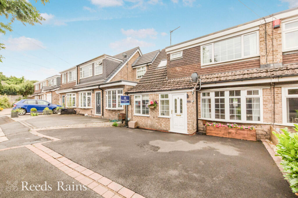 Main image of property: Evesham Close, Tytherington, Macclesfield, Cheshire, SK10