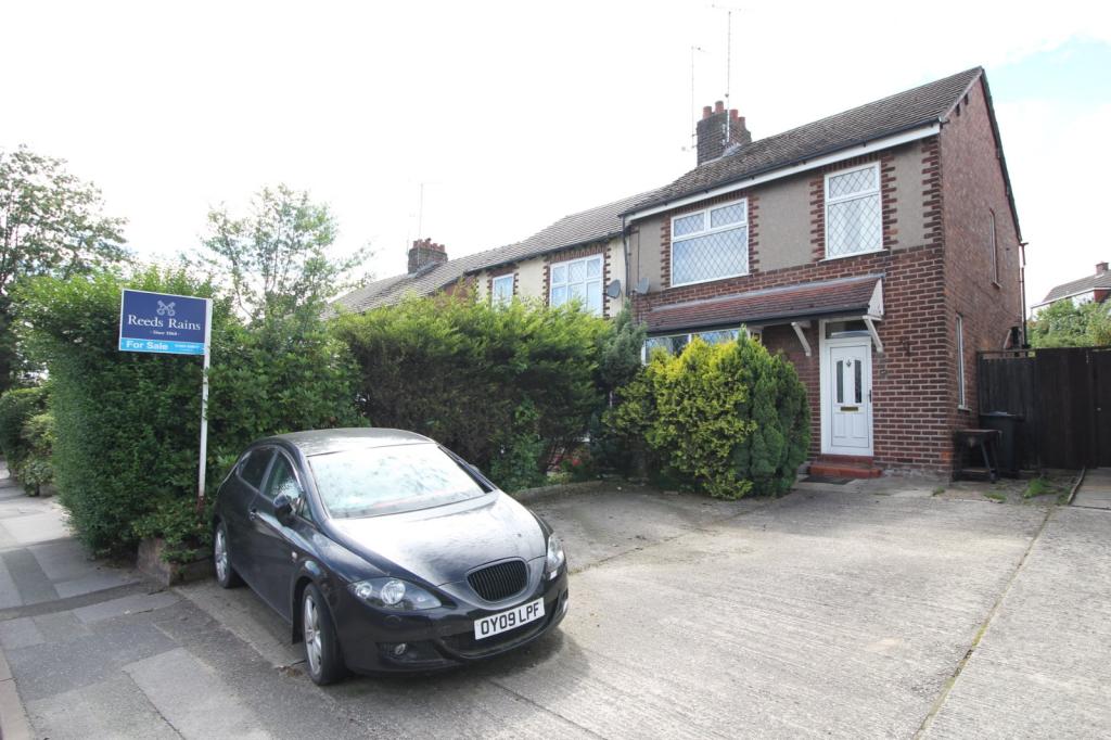 3 bedroom semidetached house for sale in Congleton Road, Macclesfield