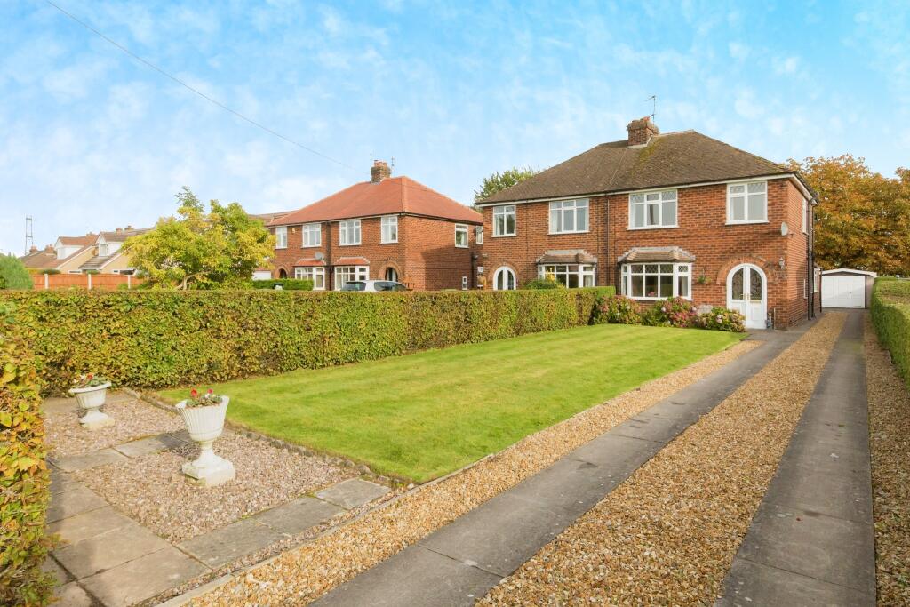 3 bedroom semidetached house for sale in Senna Lane, Comberbach