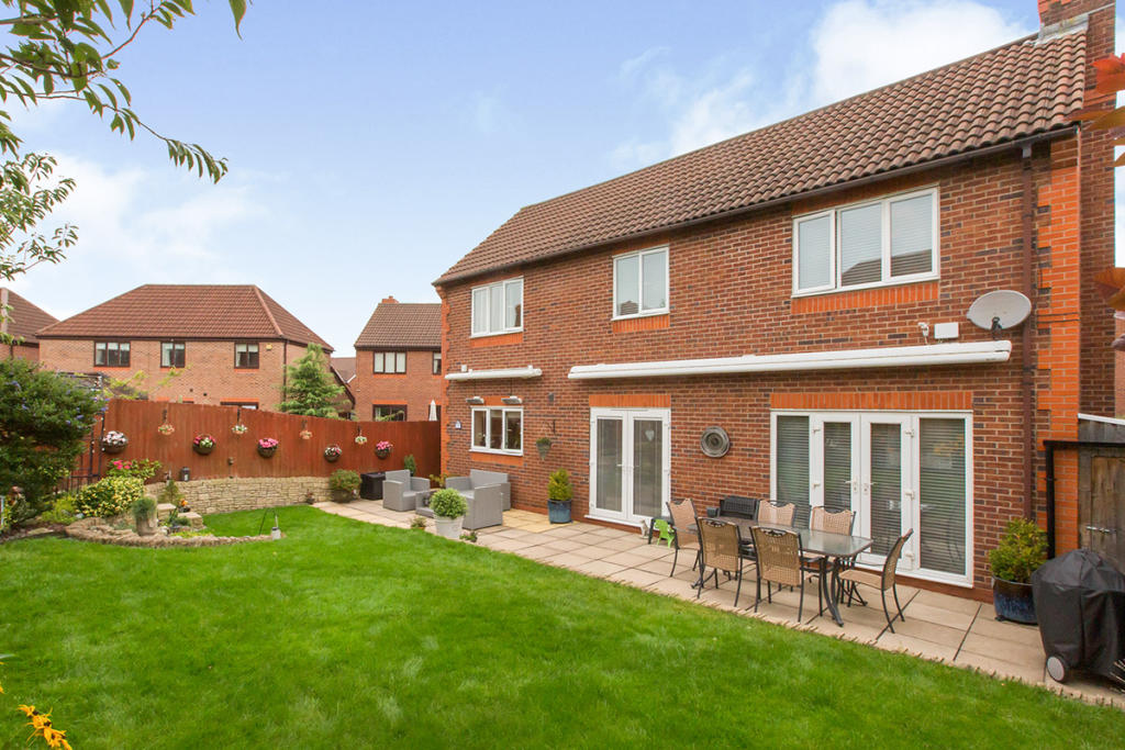 4 bedroom detached house for sale in Tarvin Close, Northwich, Cheshire, CW9