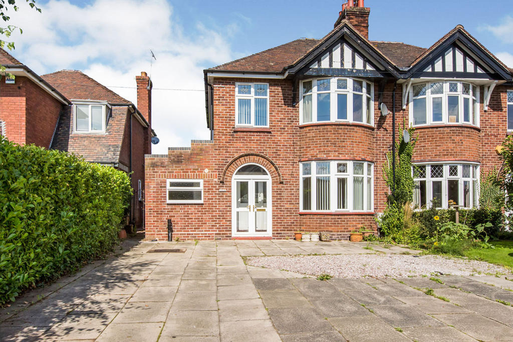 3 bedroom semidetached house for sale in Runcorn Road, Barnton
