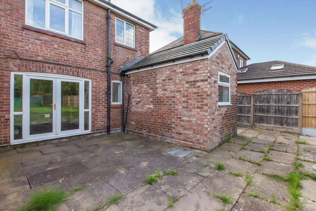 3 bedroom semidetached house for sale in Runcorn Road, Barnton
