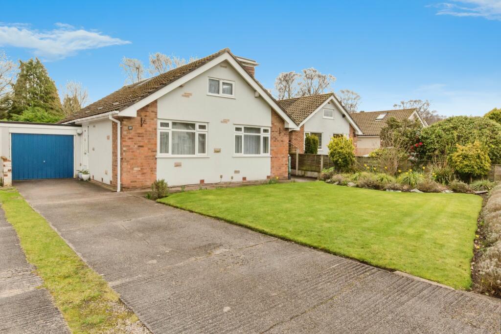4 bedroom bungalow for sale in Lea Avenue, Goostrey, Crewe, Cheshire, CW4